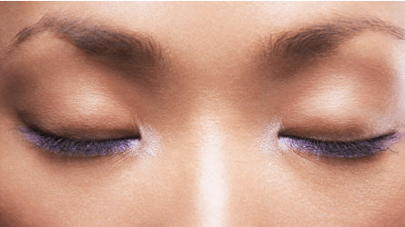 https://imgix.billedbladet.dk/media/billedbladet/livsstil/2012/marts/kvindersovermedmakeup.jpg