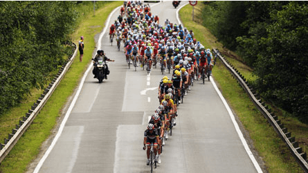 https://imgix.billedbladet.dk/media/billedbladet/livsstil/2012/marts/tourdefrancefordummies.jpg