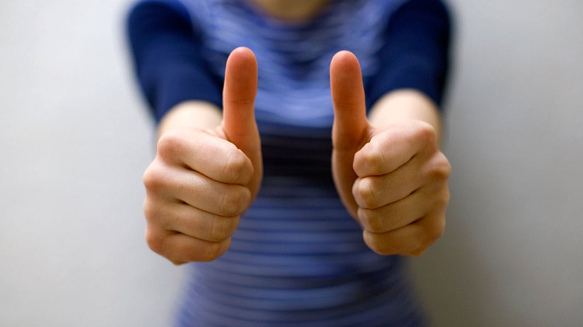 https://imgix.billedbladet.dk/media/billedbladet/livsstil/2013/livsstil-thumbsup-aop.jpg