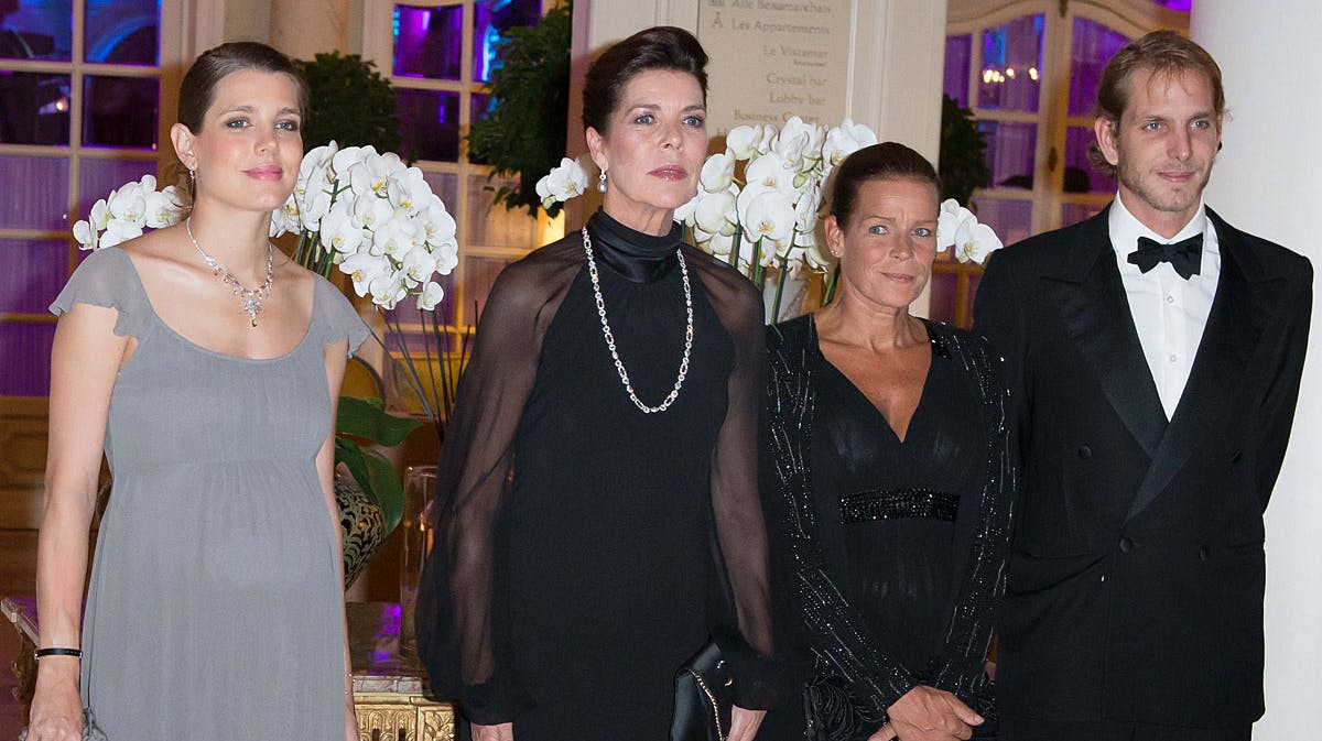 Charlotte Casiraghi, prinsesse Caroline, prinsesse Stephanie og Andrea Casiraghi.
