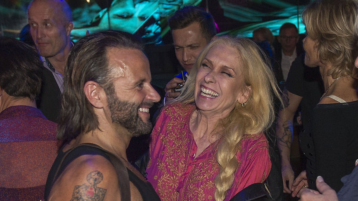 Dennis Knudsen og Sanne Salomonsen i højt humør under festlighederne torsdag aften på natklubben Zen.