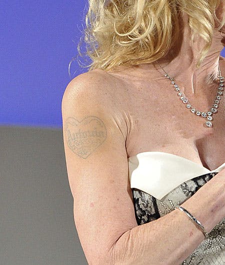 https://imgix.billedbladet.dk/melanie-griffith_bandera_tatoo2_aop.jpg