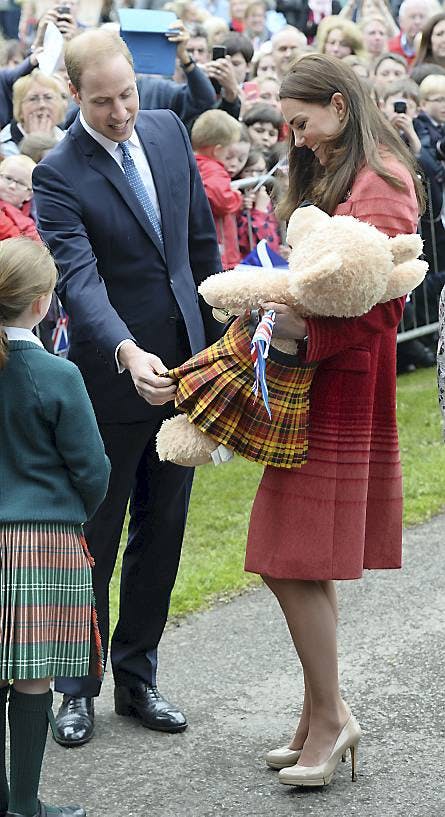 Prins William og hertuginde Catherine besøger Strathearn i Skotland.