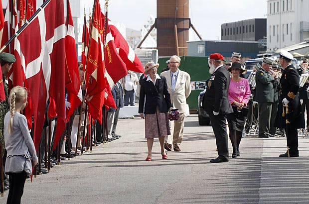 Dronning Margrethe og prins Henrik på havnen i Aarhus.