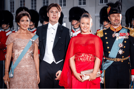 Kronprinsesse Mary, prins Christian, prinsesse Isabella og kronprins Frederik