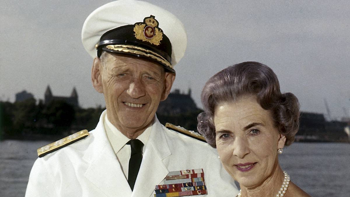 Vær sød at lade være Vores firma tildele En dag med minder: For 46 år siden mistede dronning Margrethe sin elskede  far | BILLED-BLADET