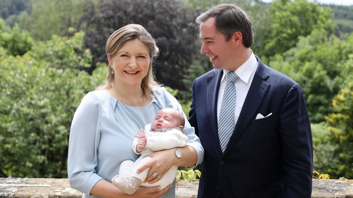 Arvestorhertugparret med deres nyfødte søn, prins Charles.&nbsp;