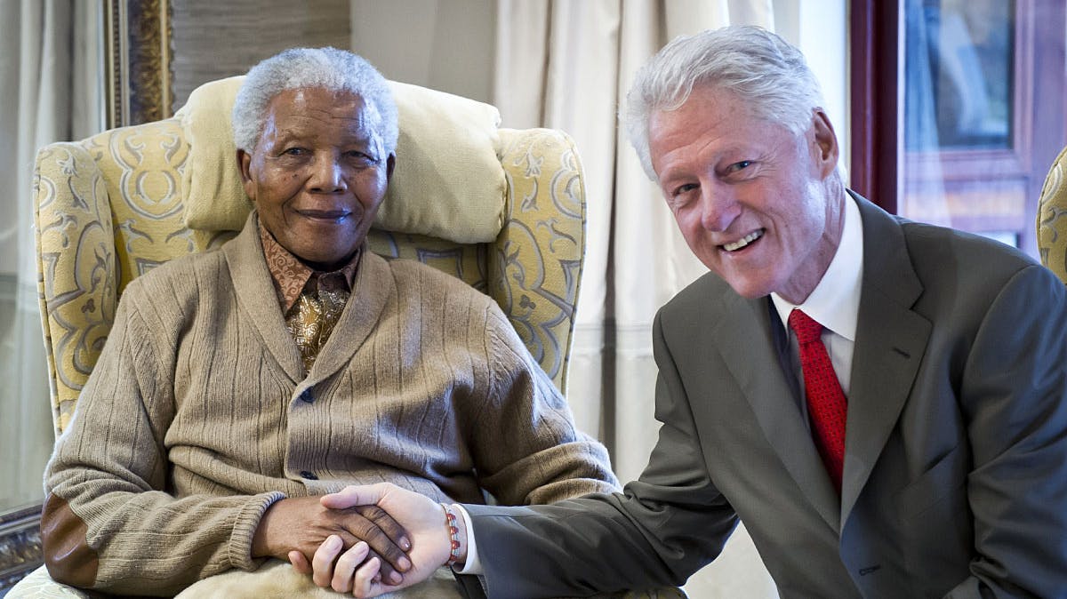Nelson Mandela sammen med Bill Clinton