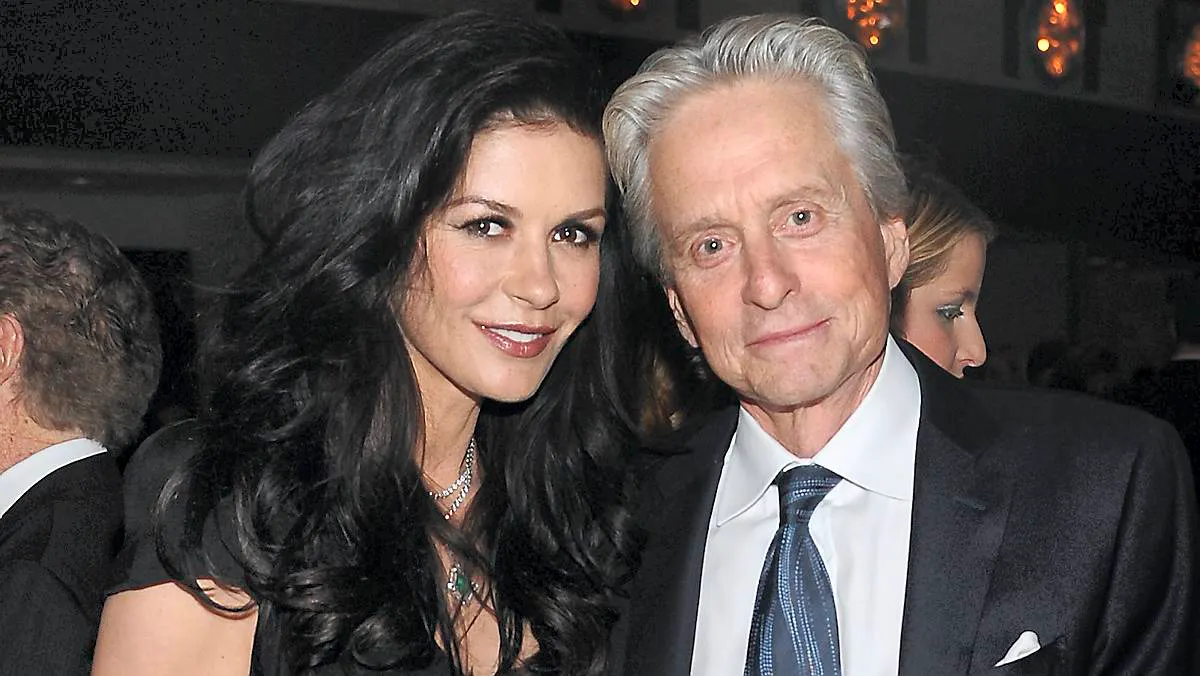 Zeta-Jones indlagt igen | BILLED-BLADET