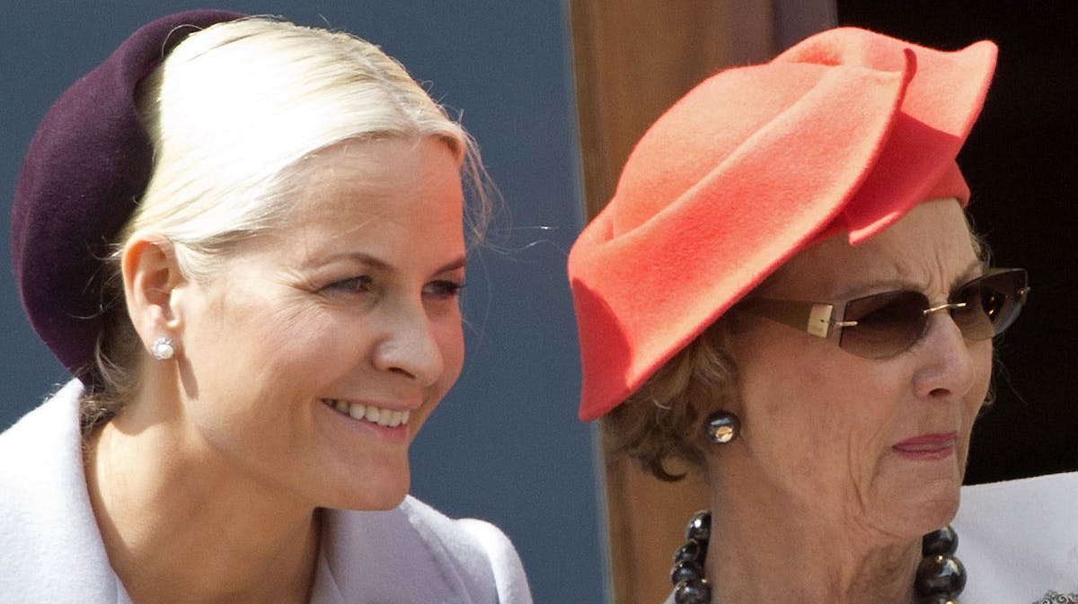 Kronprinsesse Mette-Marit roser sin svigermor dronning Sonja for at have opdraget sønnen kronprins Haakon godt