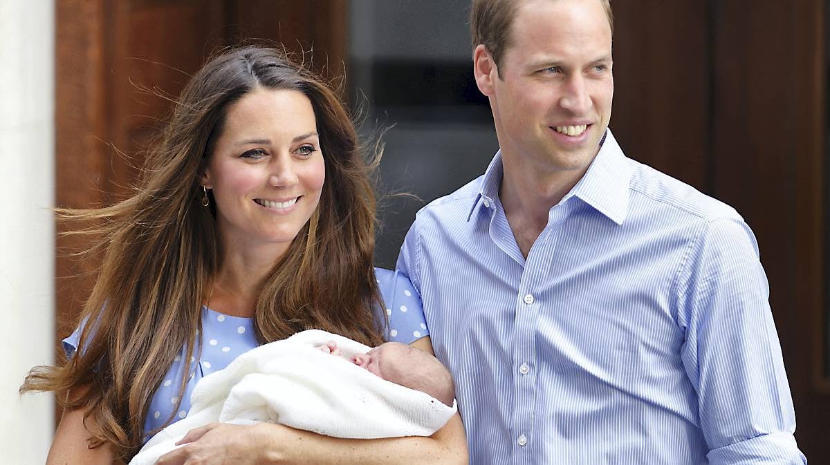 Hertuginde Catherine og prins William med lille prins George.