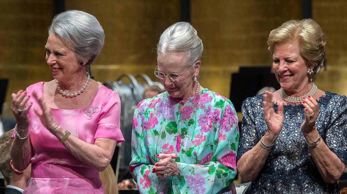 Dronning Margrethe og hendes søstre dronning Anne-Marie og prinsesse Benedikte havde en vidunderlig aften i Tivoli.