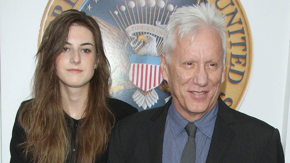 James Woods sammen med sin purunge kæreste Kristen Bauguess