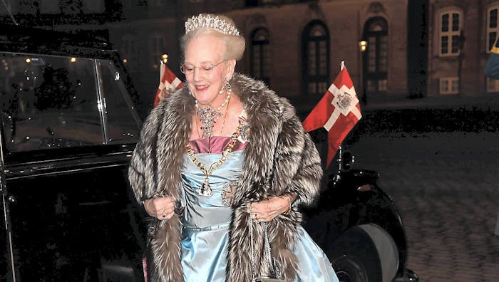 Desværre Slagter beruset SE BILLEDERNE: Dronningen og svigerdøtrene så fantastiske ud til  nytårstaffel | BILLED-BLADET