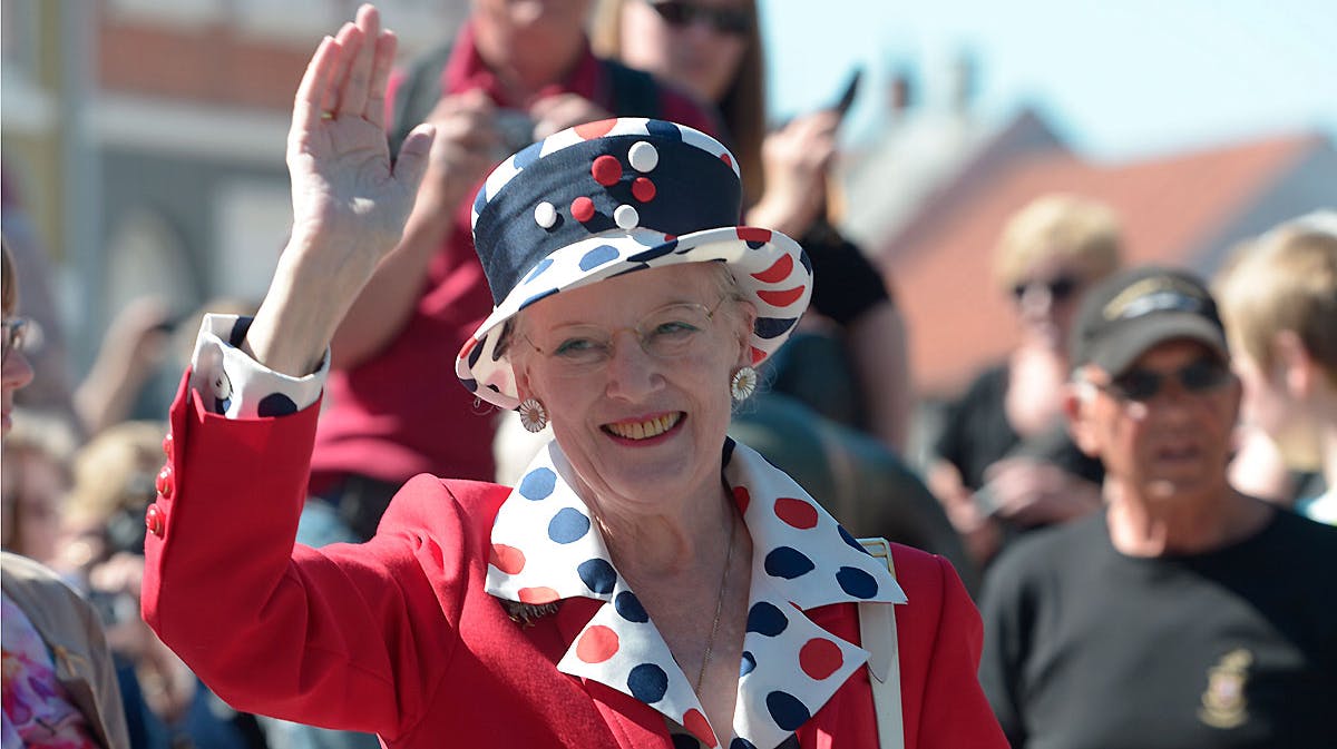 Dronning Margrethe på sommertogt i Bogense Grundlovsdag