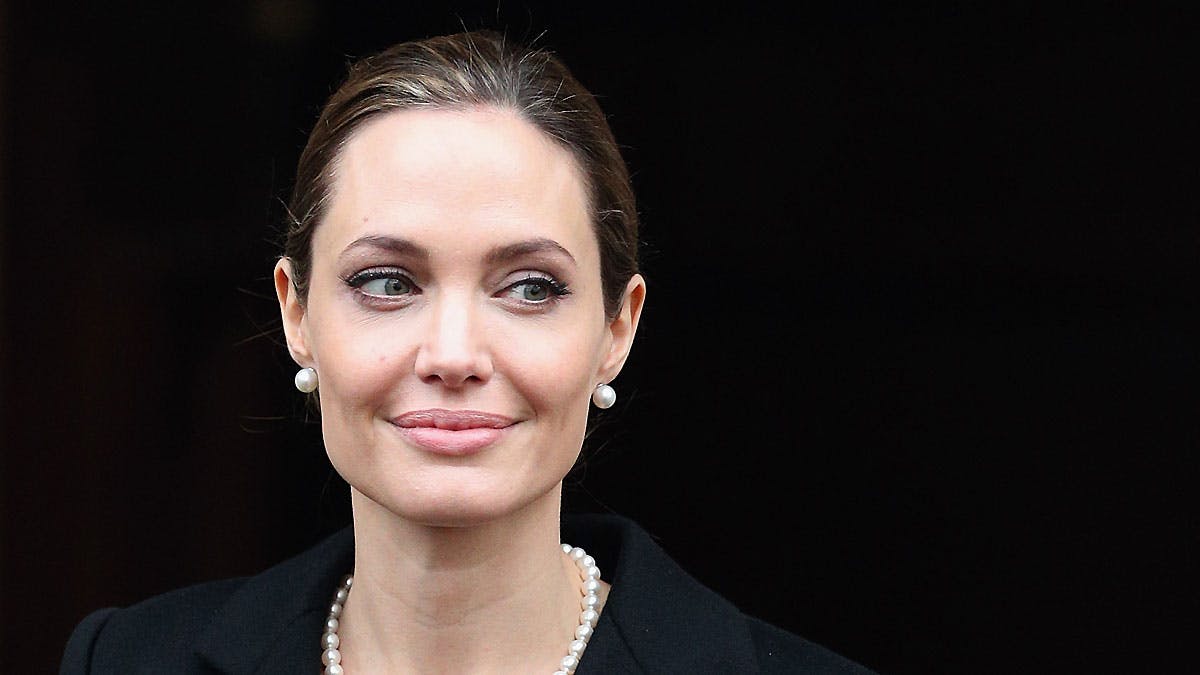 Angelina Jolie bliver til november hædret med den såkaldt ?Jean Hersholt Humanitarian Award? - en æres-Oscar.