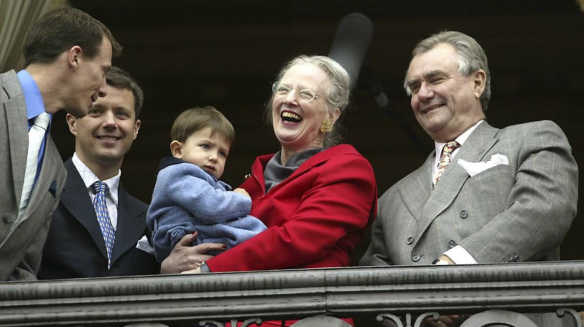 2002 - Prins Joachim, kronprins Frederik, dronning Margrethe, prins Henrik, prins Nikolai