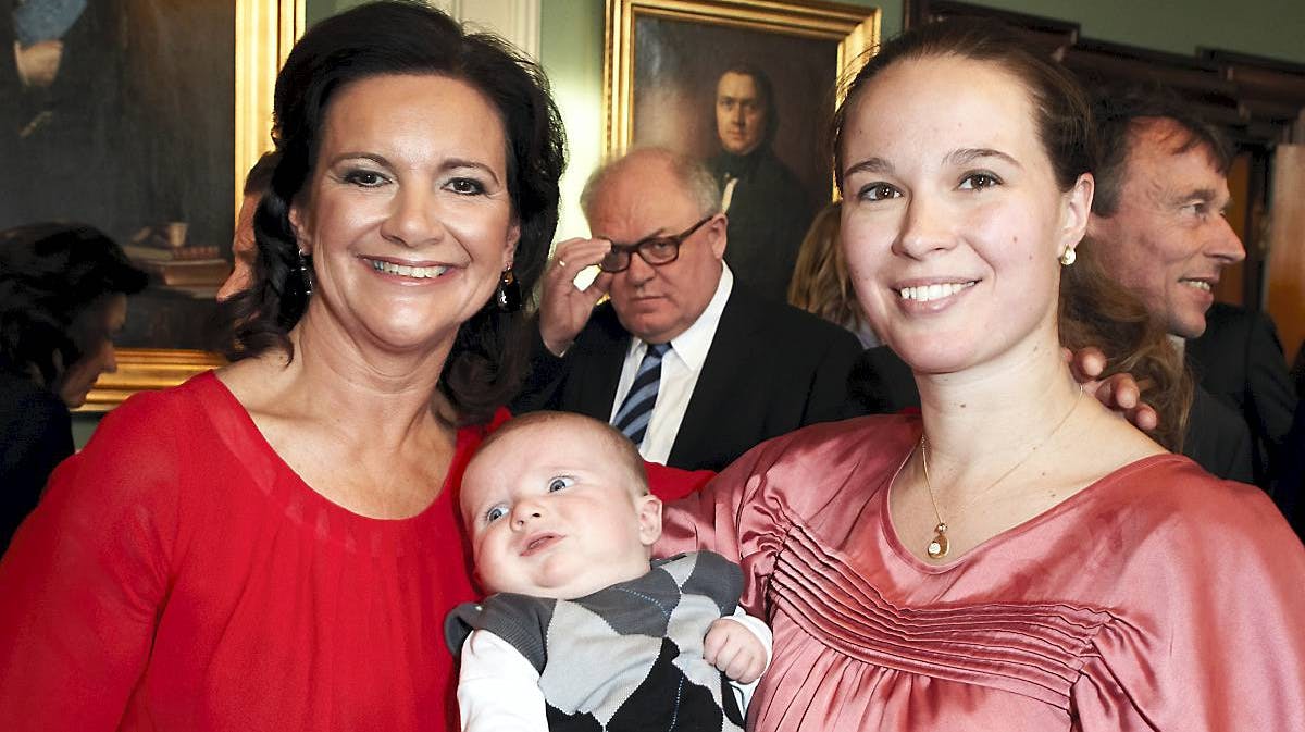 Anne-Mette Rasmussen med datteren Maria og sit ældste barnebarn.