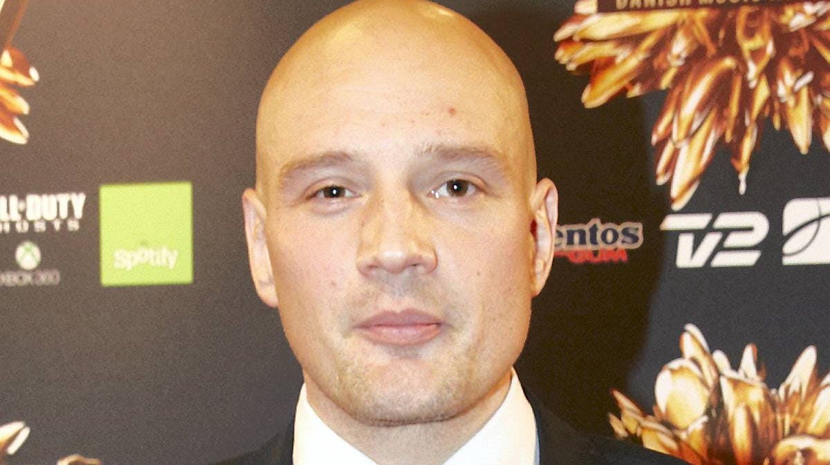 Clemens kan nu kalde sig sanger og udsender ny single med gammel Kim Larsen-sang.