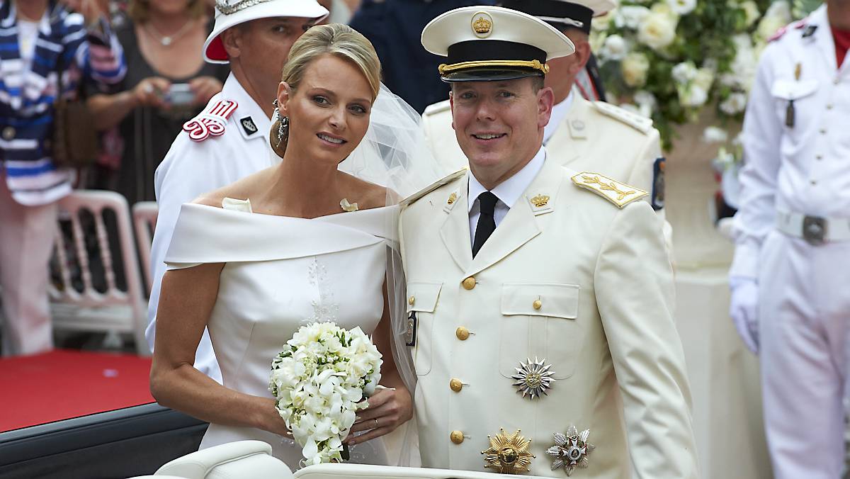 Fest I Monaco: Charlene På Balkonen Med Tvillingerne | BILLED-BLADET