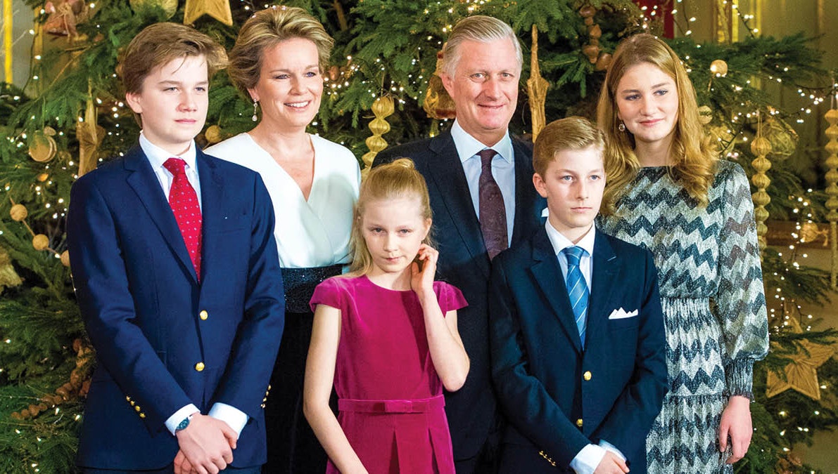 Kong Philippe og dronning Mathilde med deres børn, kronprinsesse Elisabeth, prins Gabriel, prins Emmanuel og prinsesse Eleonore.