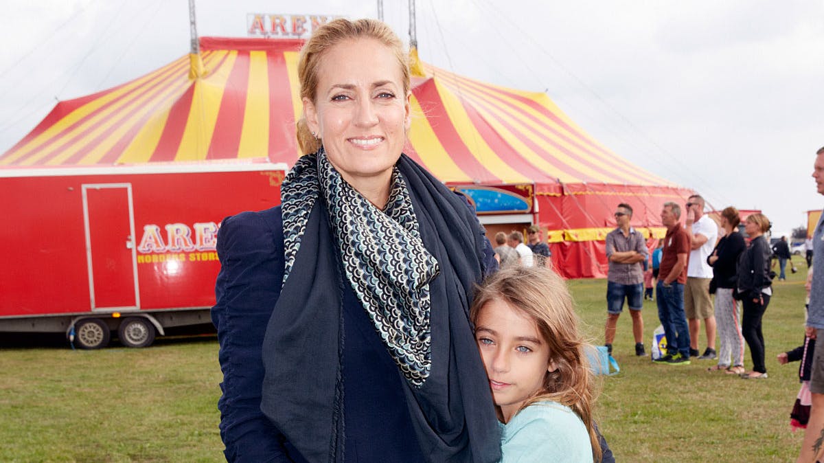 Camilla Miehe-Renard med datteren Sophy i Cirkus Arena