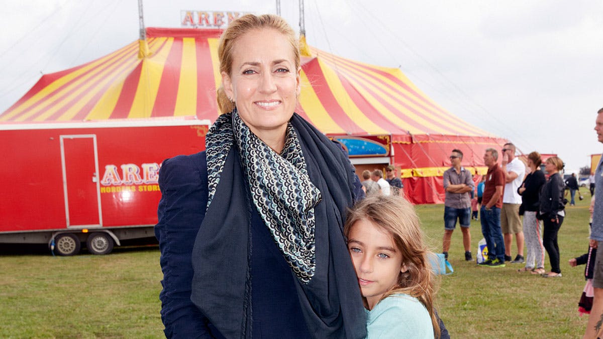 Camilla Miehe-Renard med datteren Sophy i Cirkus Arena