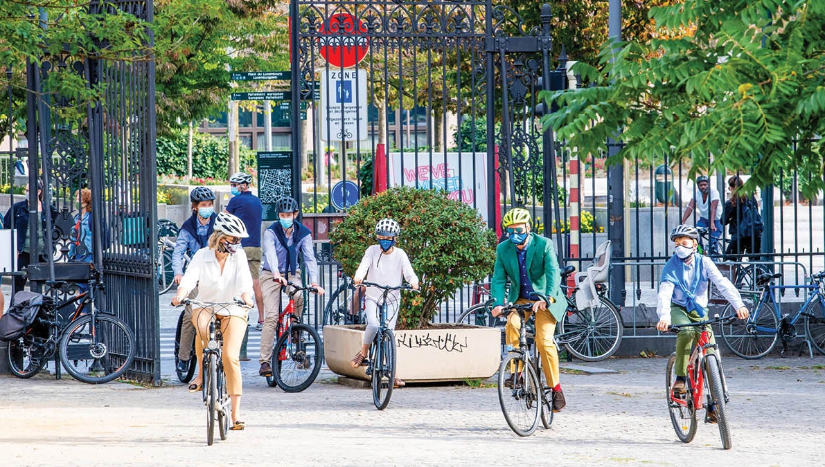 Den belgiske kongefamilie på cykeltur i Bruxelles.