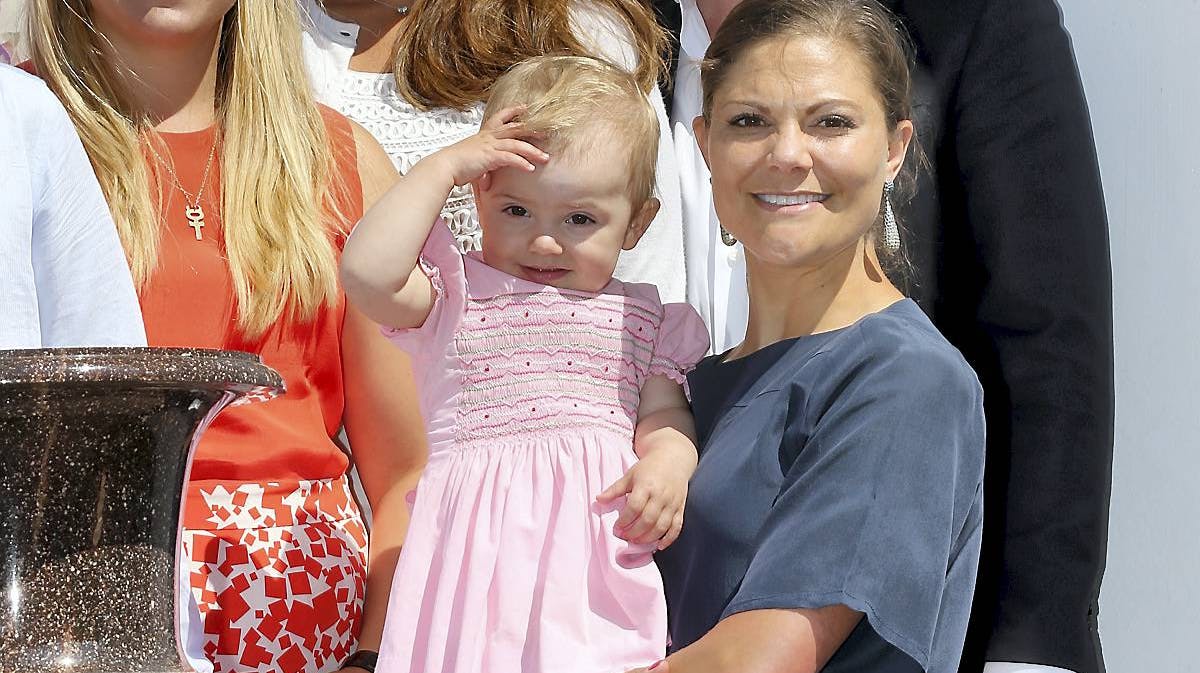 Prinsesse Estelle og kronprinsesse Victoria.