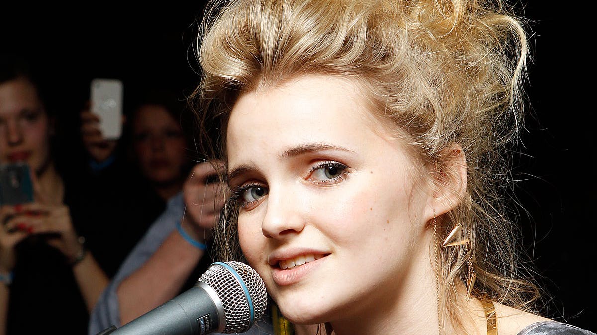 Ida Østergaard vandt ?X Factor? i 2012, og nu skriver hun musik med en af Danmarks mest populære sangere.