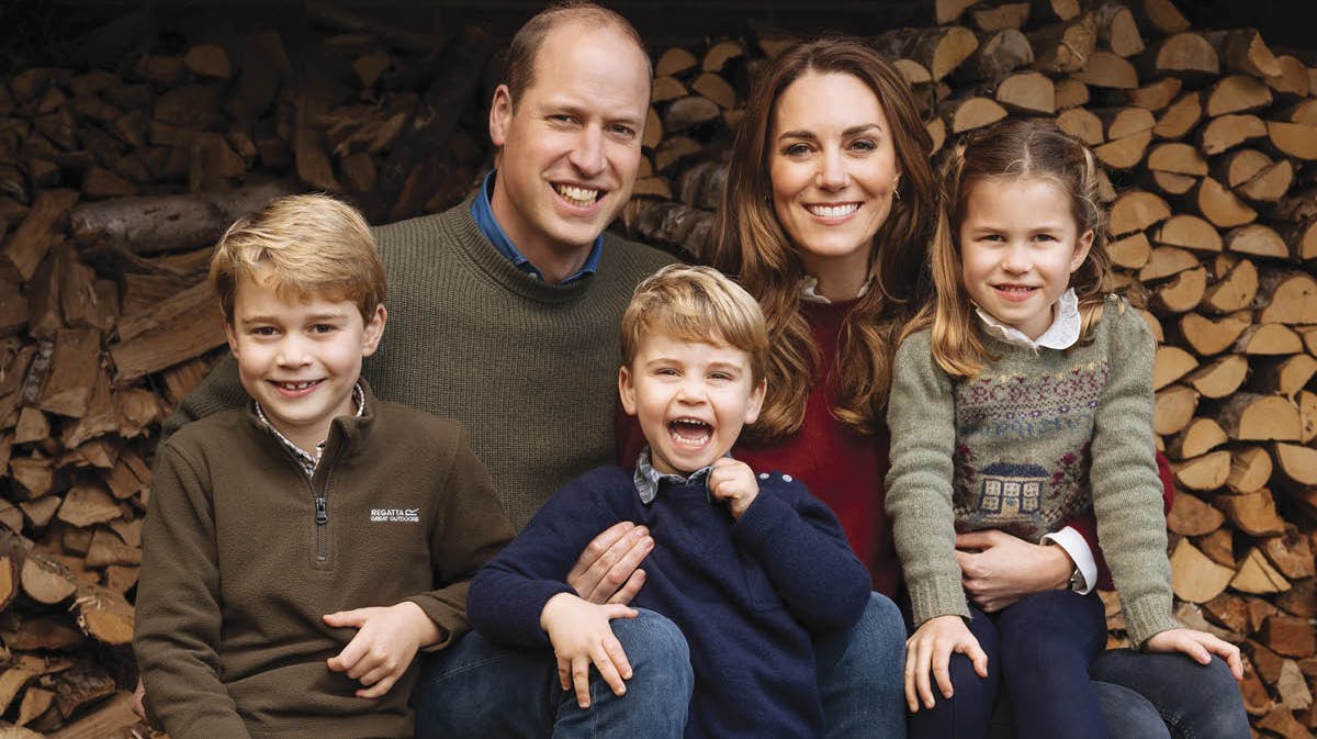 Hertuginde Catherine og prins William med prinsesse Charlotte, prins George og prins Louis.