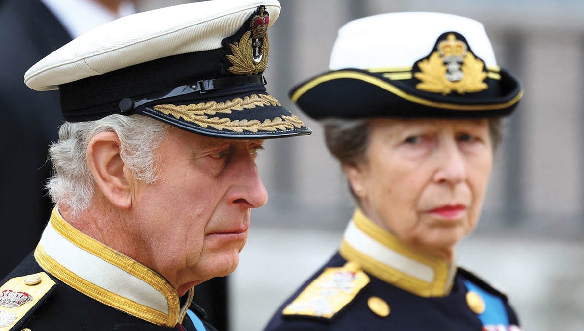 Den britiske kongefamilie til dronning Elizabeths begravelse.