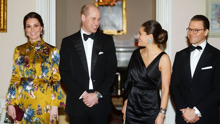 SE BILLEDERNE: Kronprinsesse Victoria og Kate strålede til festmiddag