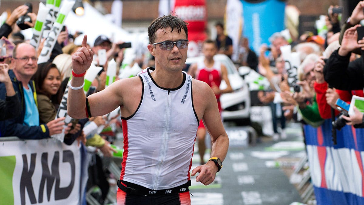 Danmarks sportsglade kronprins Frederik - her ses han gennemføre sin første IRONMAN for nyligt.
