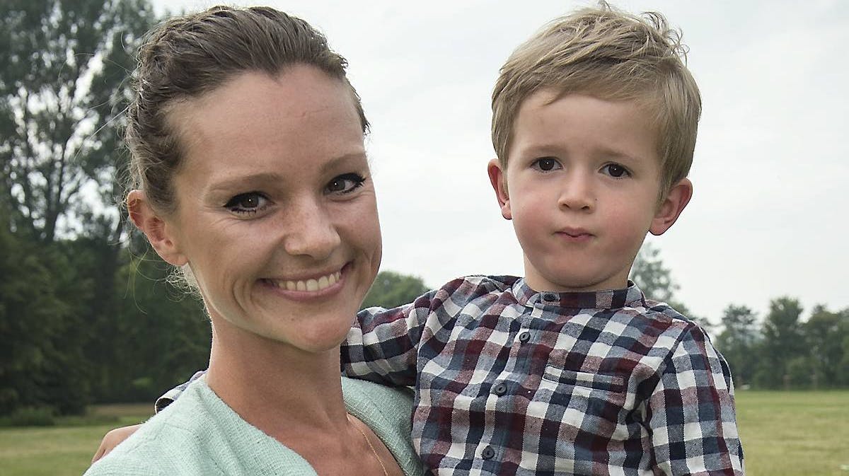 Lise Rønne og sønnen Nelson.
