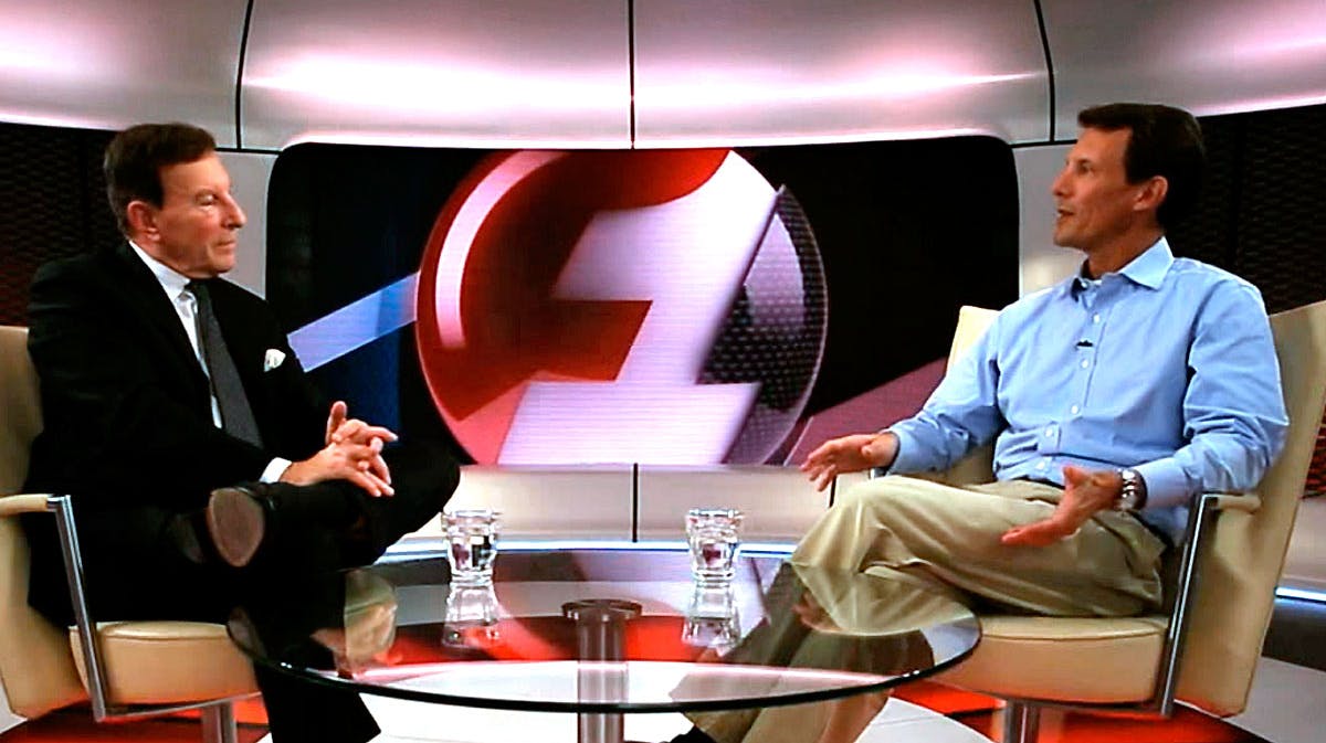 Thorkild Thyrring over for prins Joachim i studiet taler om formel 1