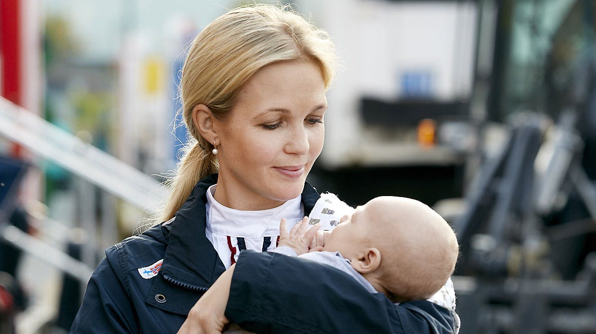 Tina Lund sammen med sønnen Louis - Tina Lund i Dubai