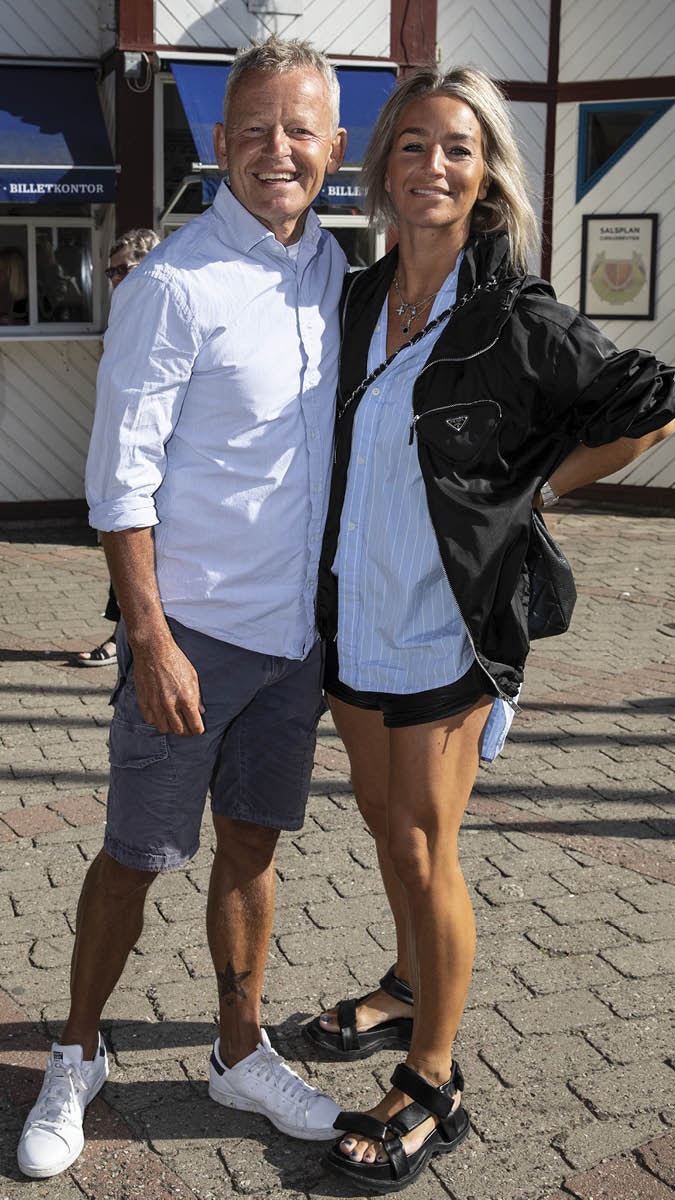 Se billedet: Bubber og kæresten til fest på Bakken | BILLED-BLADET