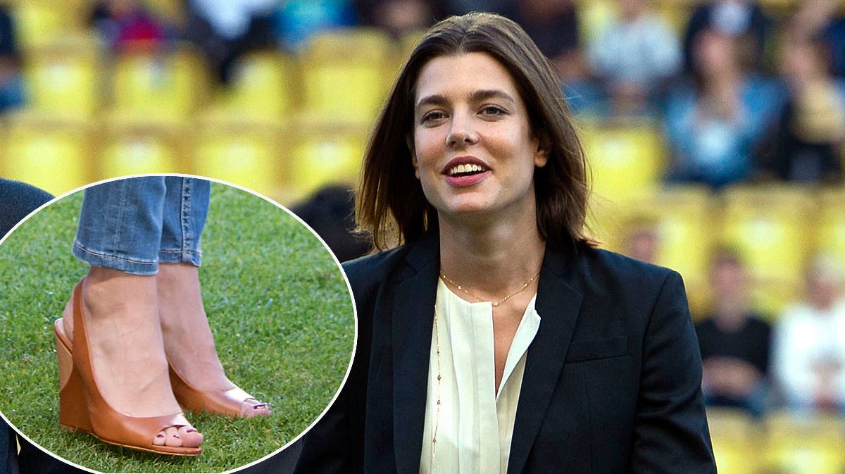 Charlotte Casiraghi spiller fodbold