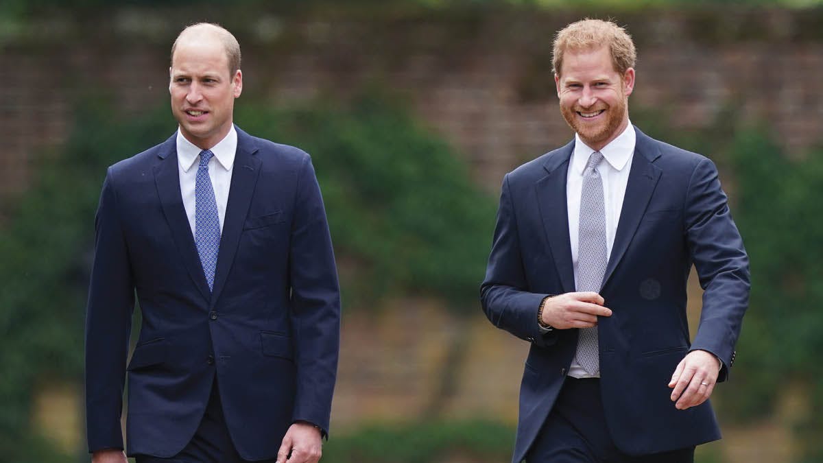 Prins William og prins Harry til afsløringen af prinsesse Diana-statuen i Sunken Garden.&nbsp;