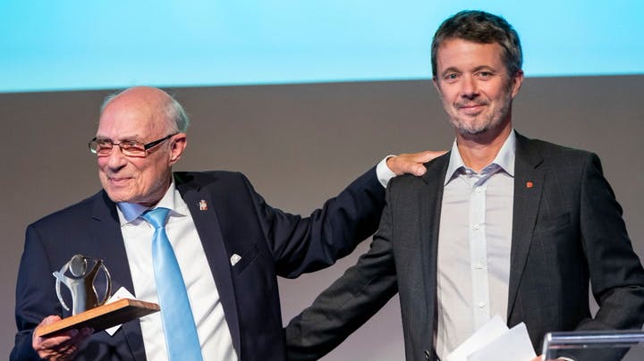 https://imgix.billedbladet.dk/video_thumbnails/eqc5B8bQ-HsCD2O98.jpg